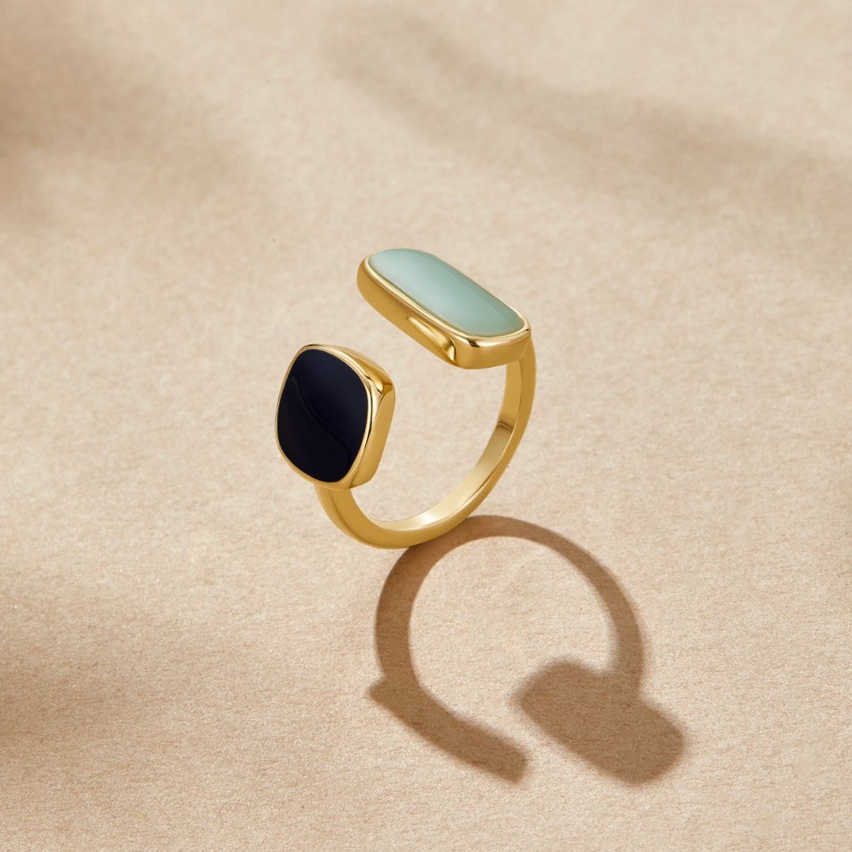 Umhüllender Ring mit Aquamarin